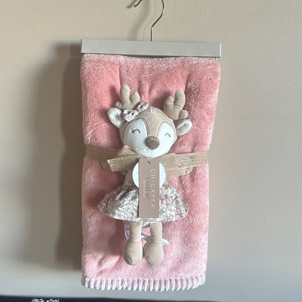Chick Pea Pink Holiday Christmas Reindeer Plush Baby Blanket Pink New!